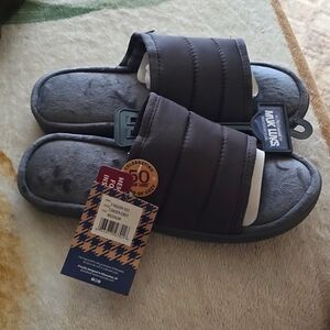 Mens slippers new